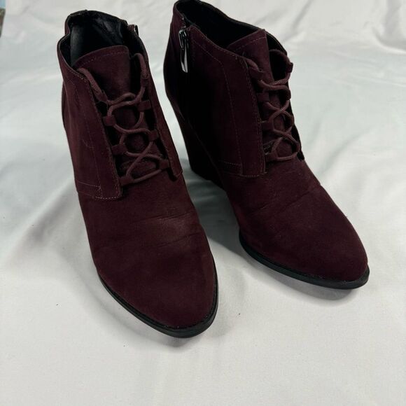 Franco Sarto Lennon Red Wine Faux Suede Lace-up Wedge Ankle Booties Size 10 M - Picture 2 of 9